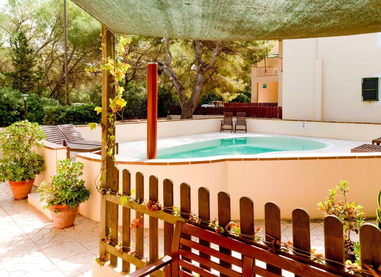 Apartamentos El Pino - Formentera Break Ес Кало Екстериор снимка