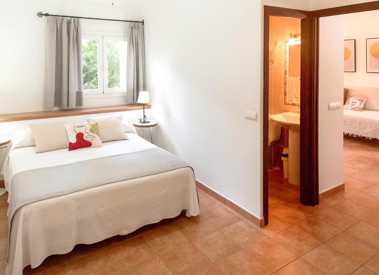 Apartamentos El Pino - Formentera Break Ес Кало Екстериор снимка