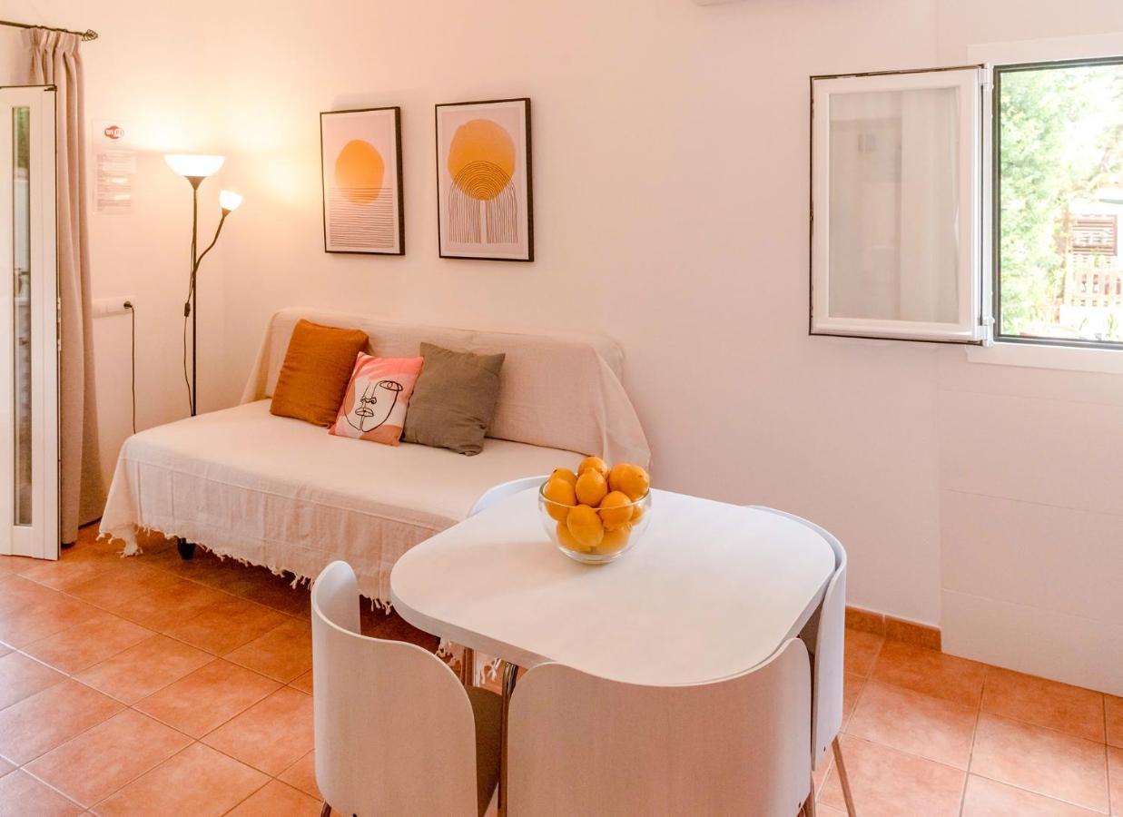 Apartamentos El Pino - Formentera Break Ес Кало Екстериор снимка