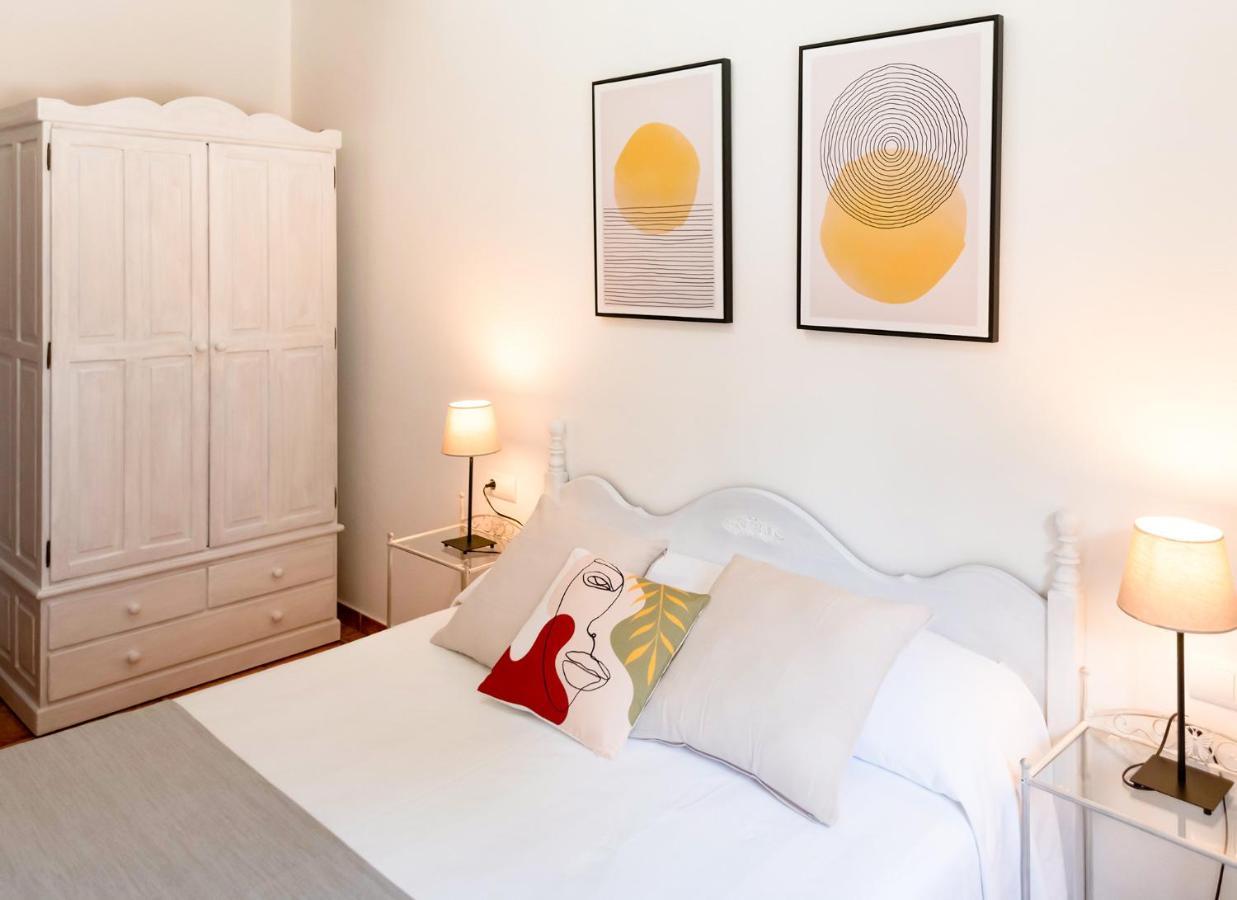 Apartamentos El Pino - Formentera Break Ес Кало Екстериор снимка