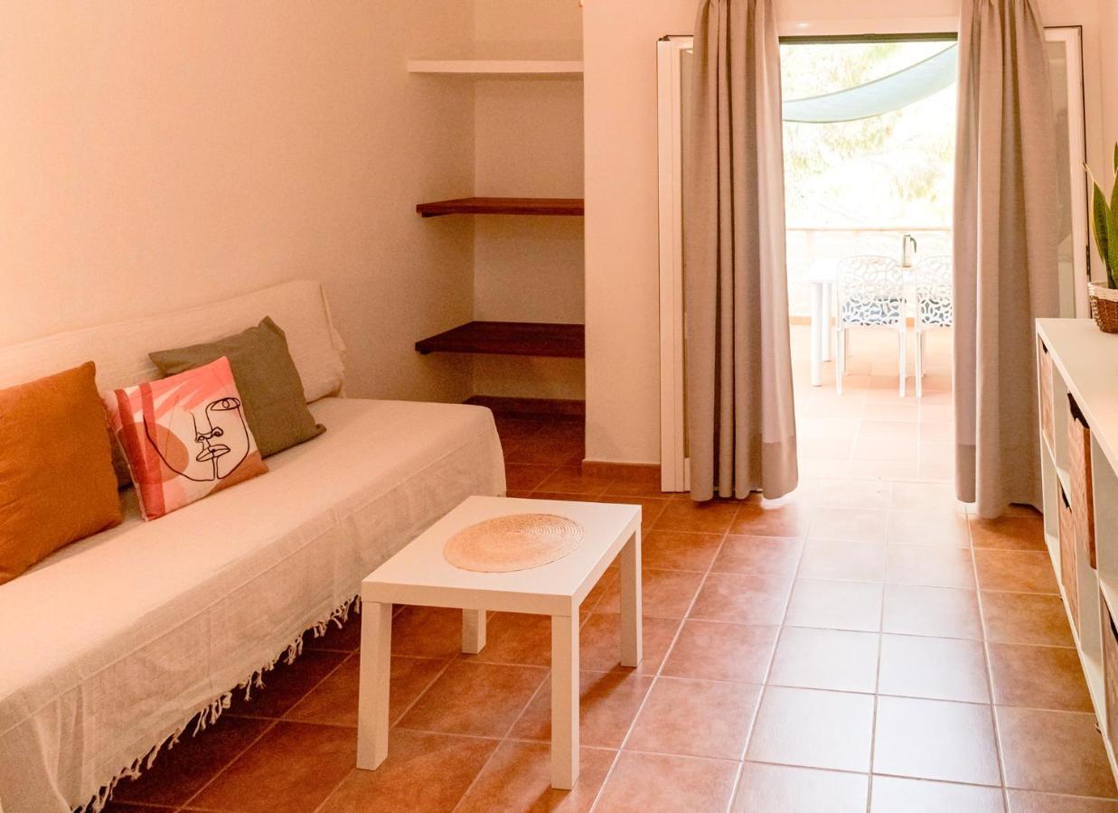 Apartamentos El Pino - Formentera Break Ес Кало Екстериор снимка