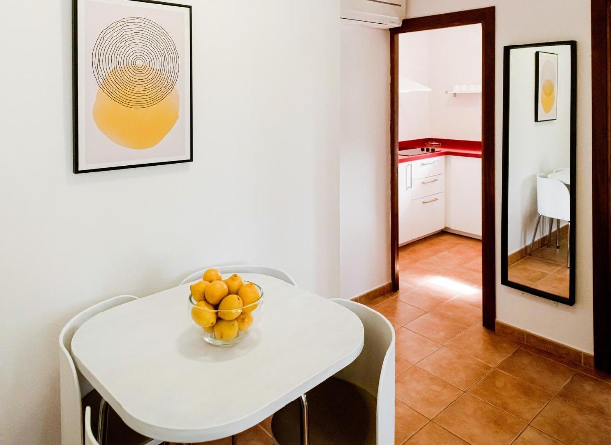 Apartamentos El Pino - Formentera Break Ес Кало Екстериор снимка