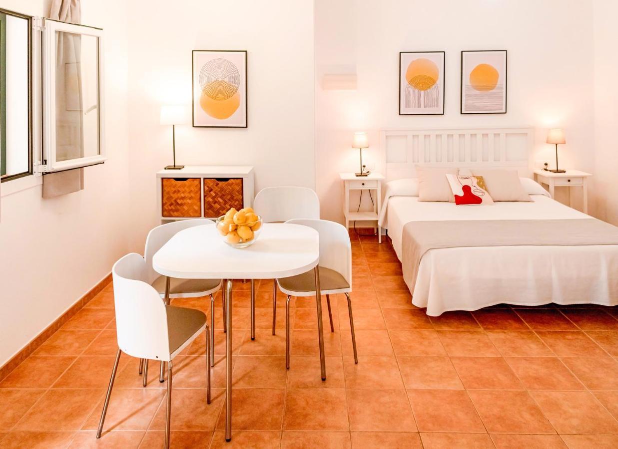 Apartamentos El Pino - Formentera Break Ес Кало Екстериор снимка