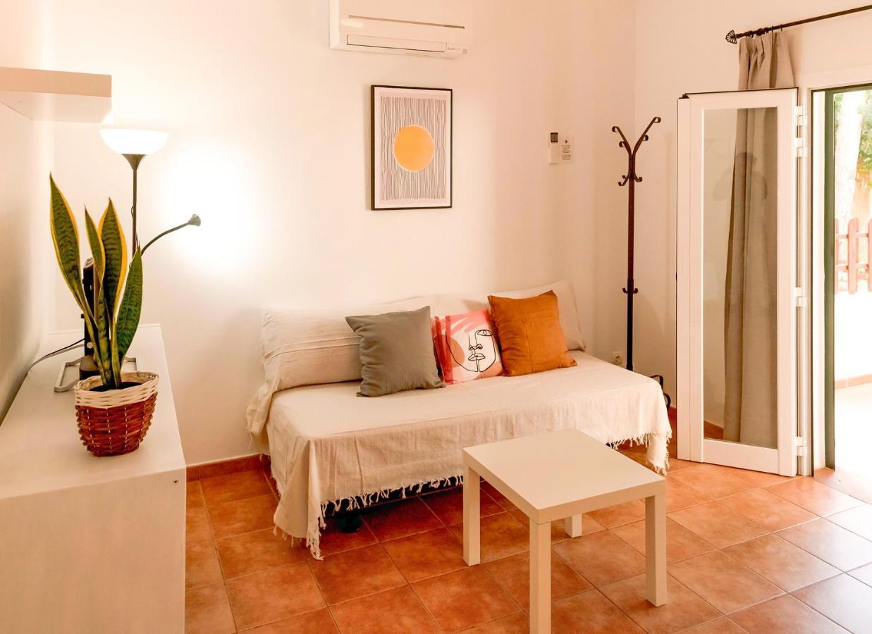 Apartamentos El Pino - Formentera Break Ес Кало Екстериор снимка