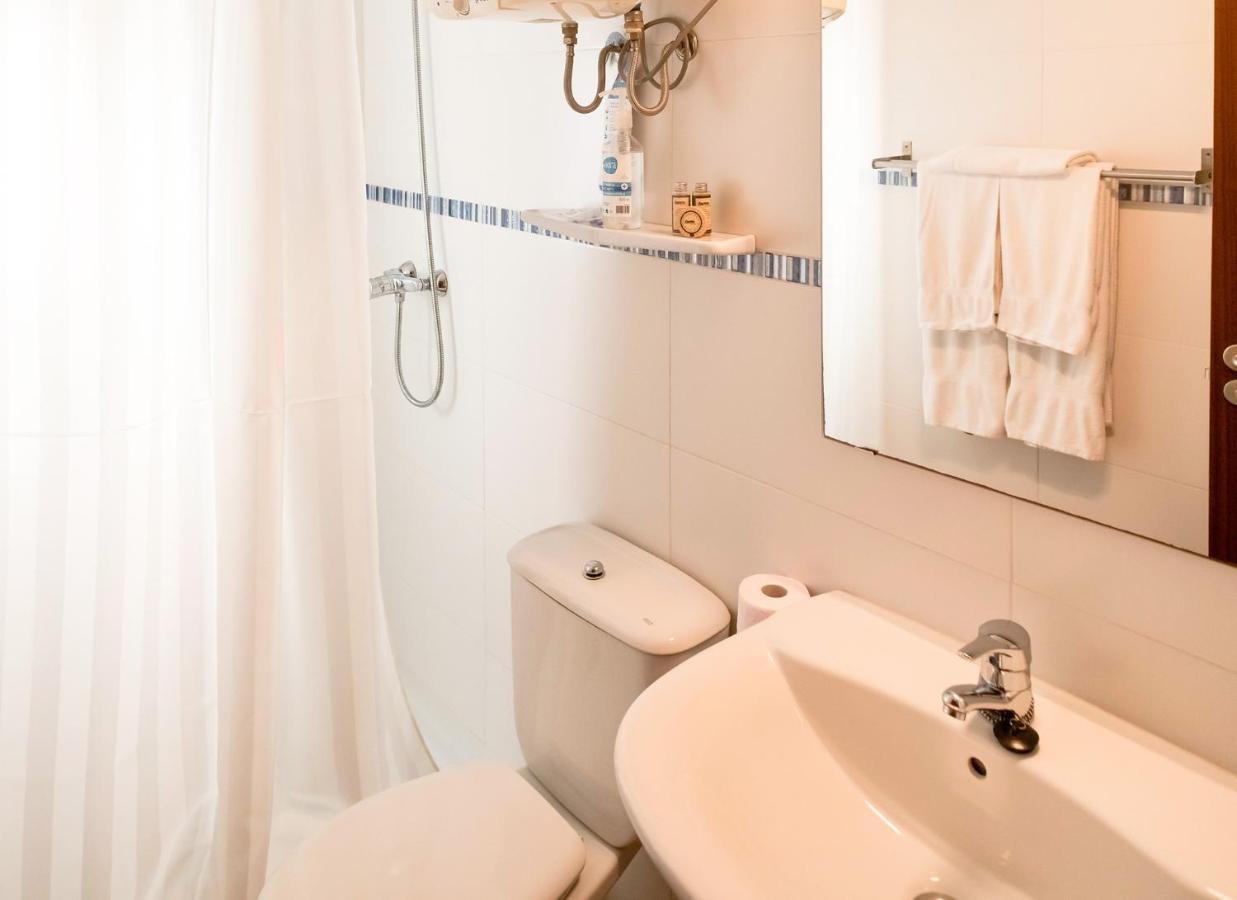Apartamentos El Pino - Formentera Break Ес Кало Екстериор снимка