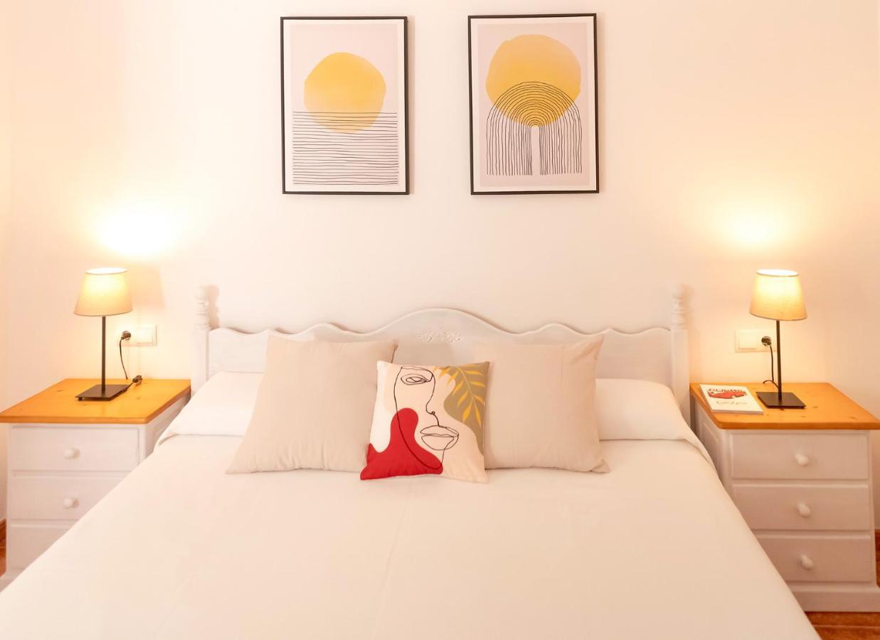 Apartamentos El Pino - Formentera Break Ес Кало Екстериор снимка