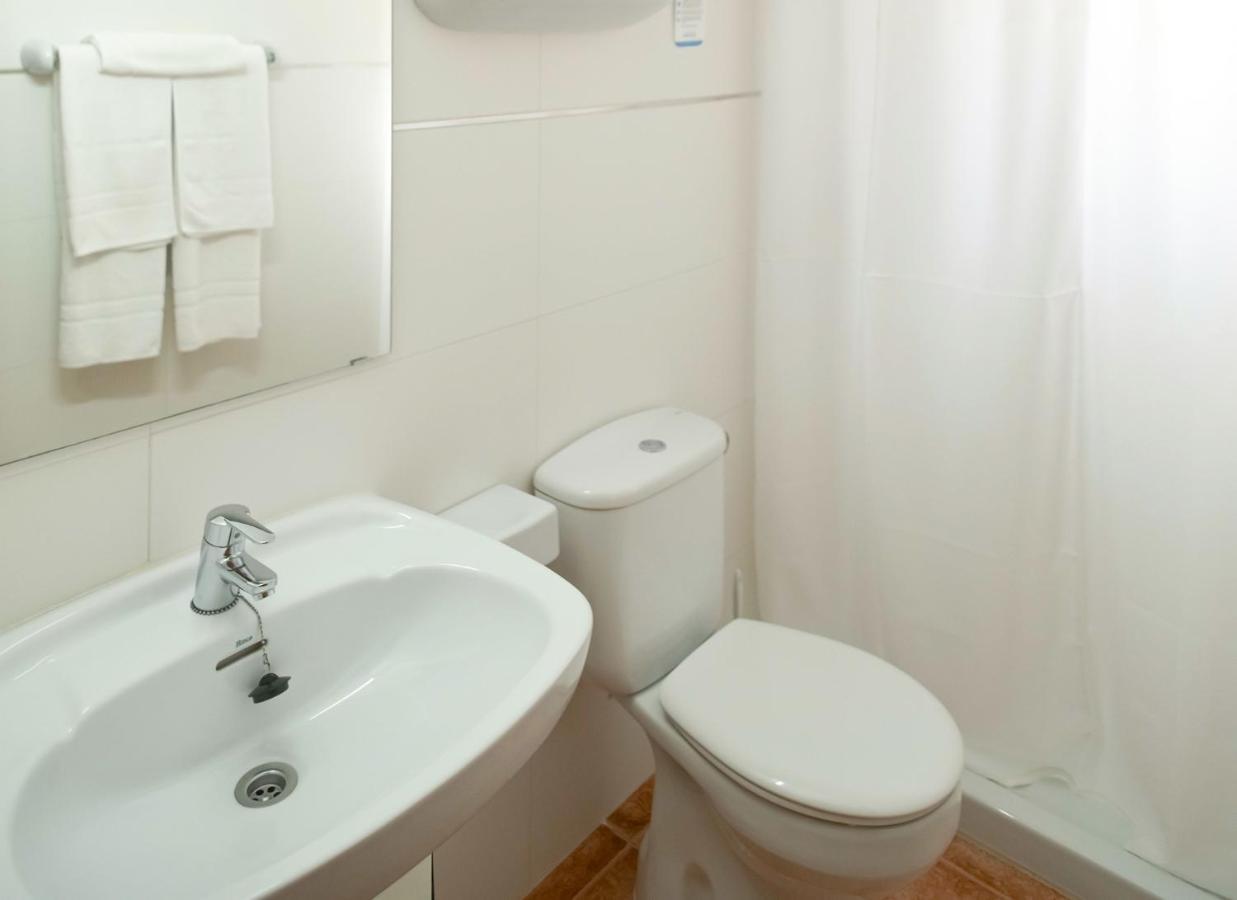 Apartamentos El Pino - Formentera Break Ес Кало Екстериор снимка