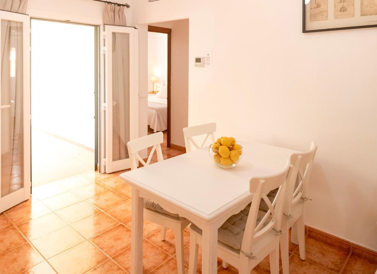 Apartamentos El Pino - Formentera Break Ес Кало Екстериор снимка