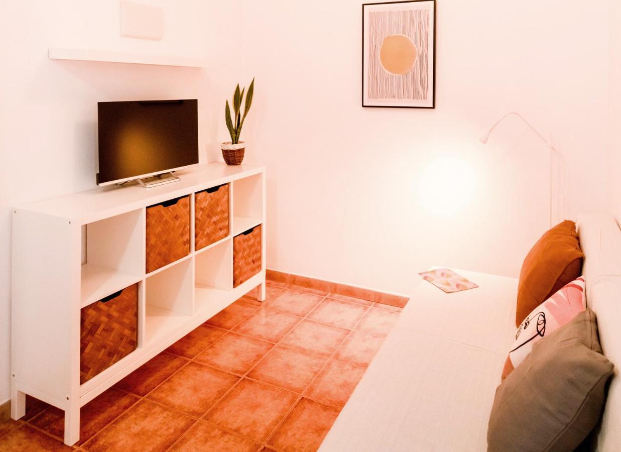 Apartamentos El Pino - Formentera Break Ес Кало Екстериор снимка