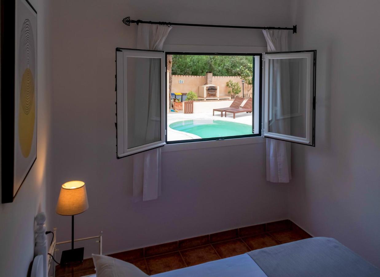 Apartamentos El Pino - Formentera Break Ес Кало Екстериор снимка