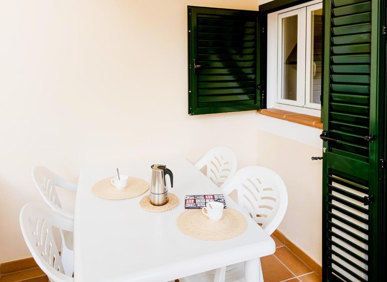Apartamentos El Pino - Formentera Break Ес Кало Екстериор снимка