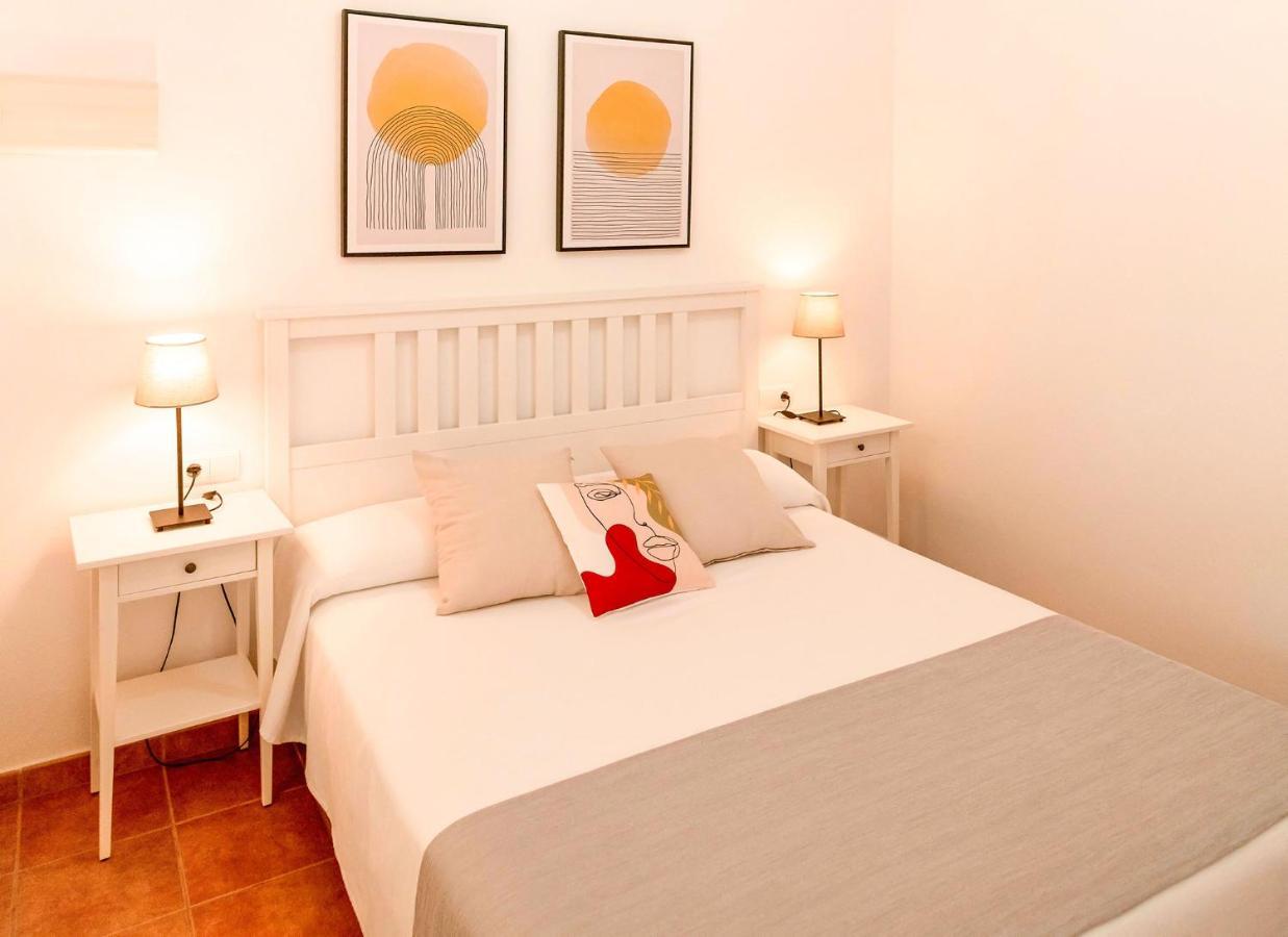 Apartamentos El Pino - Formentera Break Ес Кало Екстериор снимка